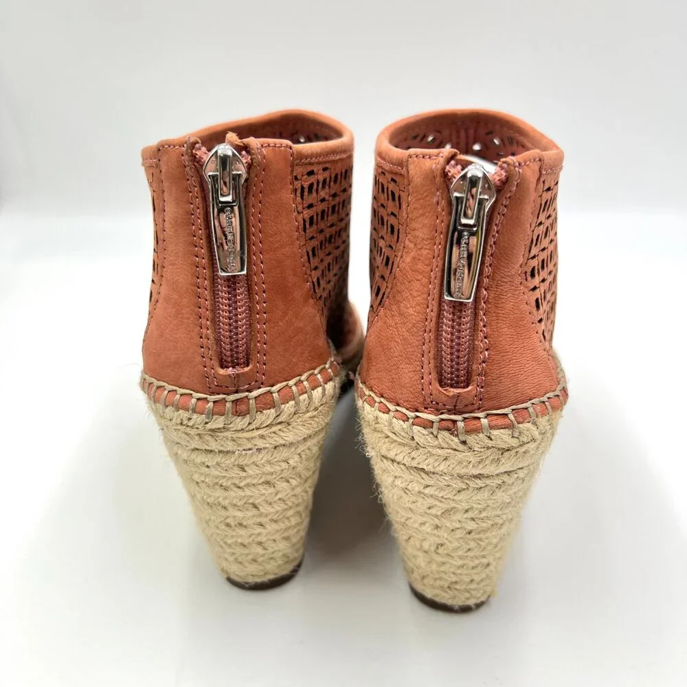 Vince Camuto vince camuto